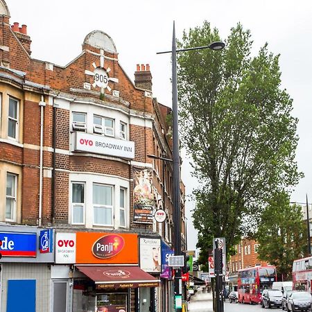 The Broadway Hotel - London Heathrow Southall Extérieur photo