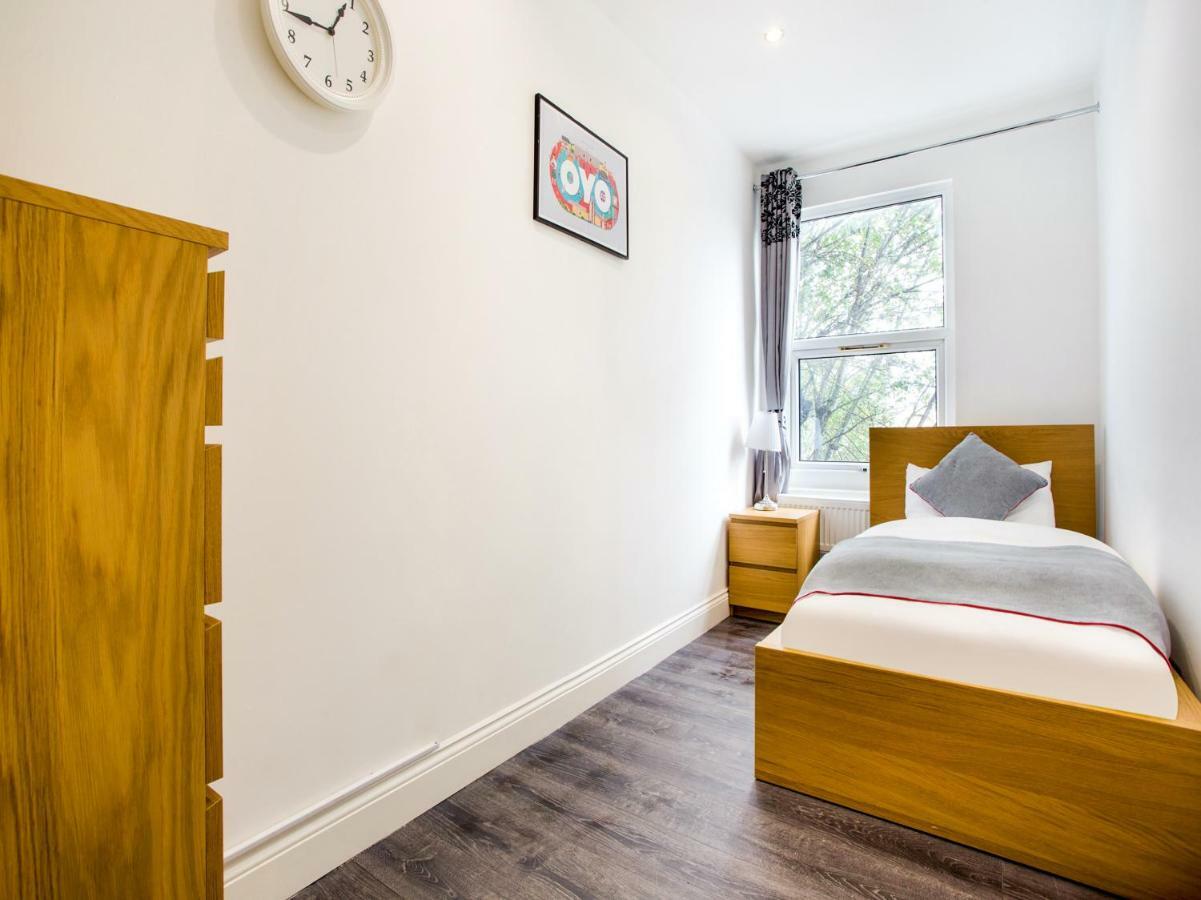 The Broadway Hotel - London Heathrow Southall Extérieur photo