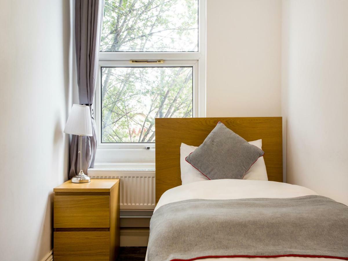 The Broadway Hotel - London Heathrow Southall Extérieur photo