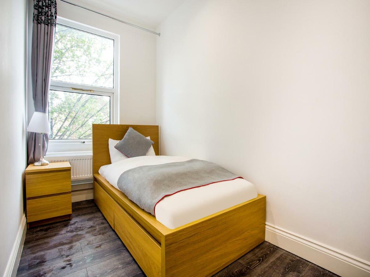 The Broadway Hotel - London Heathrow Southall Extérieur photo