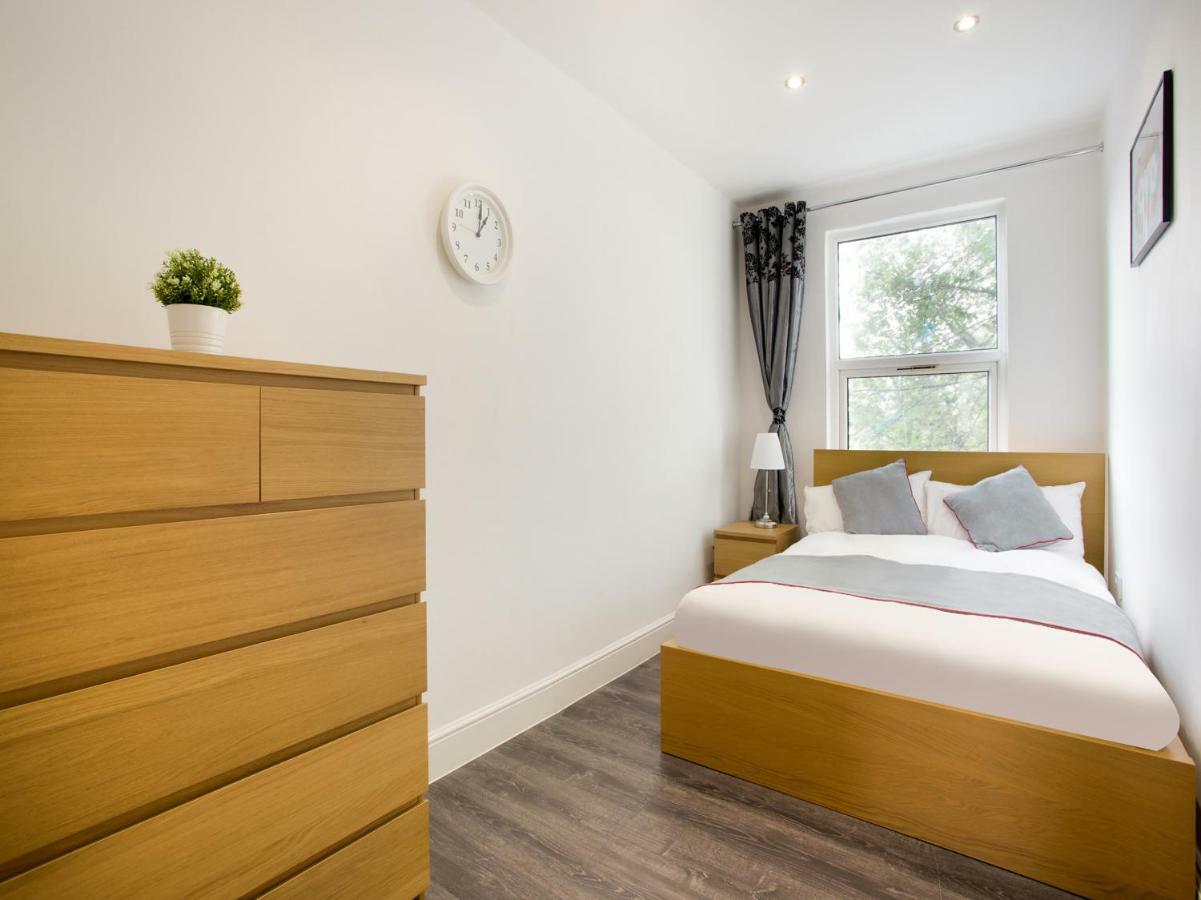 The Broadway Hotel - London Heathrow Southall Extérieur photo
